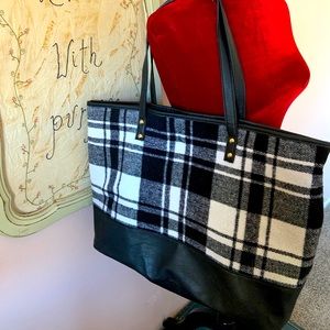 Bass Large Plaid Flannel Tote ❤️